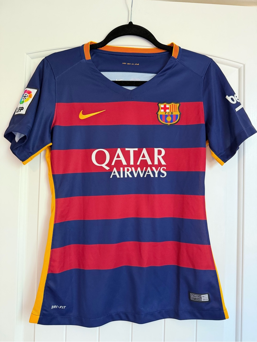FC Barcelona Nike Home Jersey - Andres Iniesta #8 - Small